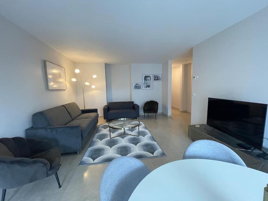 Appartement Le Mont-veyrier, Parking Et Vue Annecy
