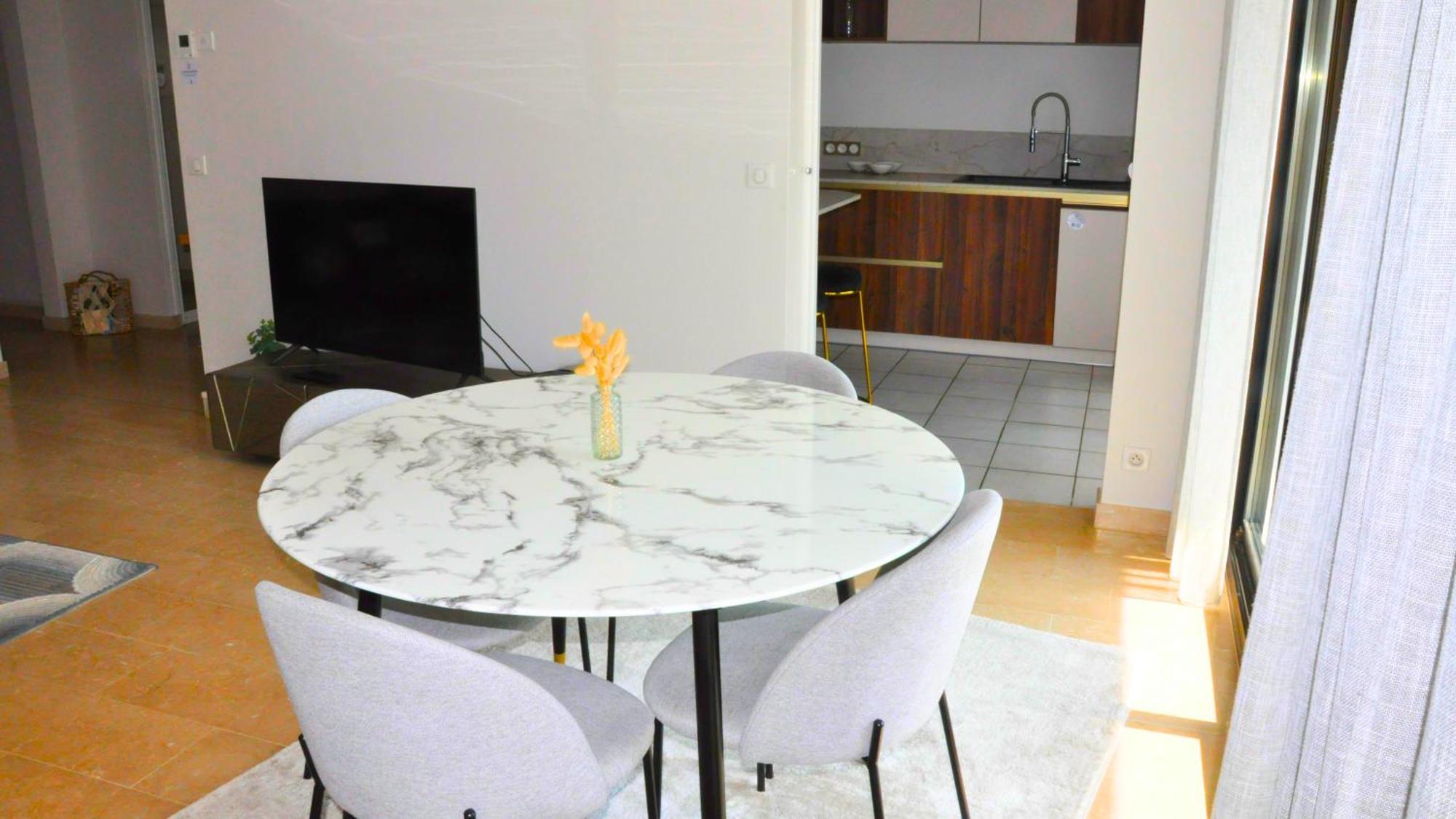 Apartment Le Mont-veyrier, Parking Et Vue